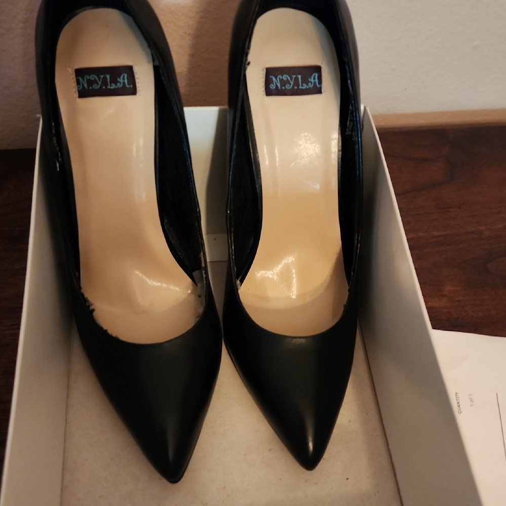 N.Y.L.A. Classic Black Pointed Heels